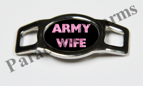 Army Wife  #007  - Click Image to Close